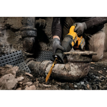 Piła szablasta Dewalt DCS389NT