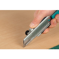 NÓŻ PROFESJONALNY Z ODŁAMYWANYM OSTRZEM 25MM