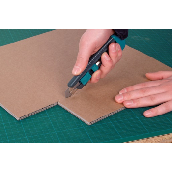 NÓŻ LEKKI Z OSTRZEM 18MM