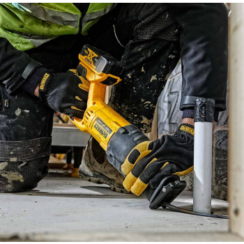 Piła szablasta Dewalt DCS380N
