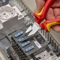 SZCZYPCE UNIWERSALNE Z OSTRO ZAKOŃCZONYMI SZCZĘKAMI PCV145MM